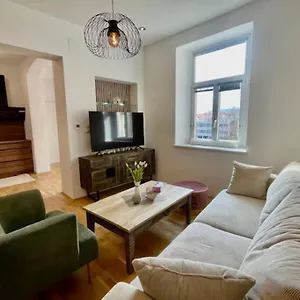 *luxus In Der Grazer Innenstadt* Graz